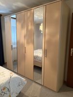 Kleiderschrank