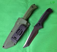 Couteau à lame fixe