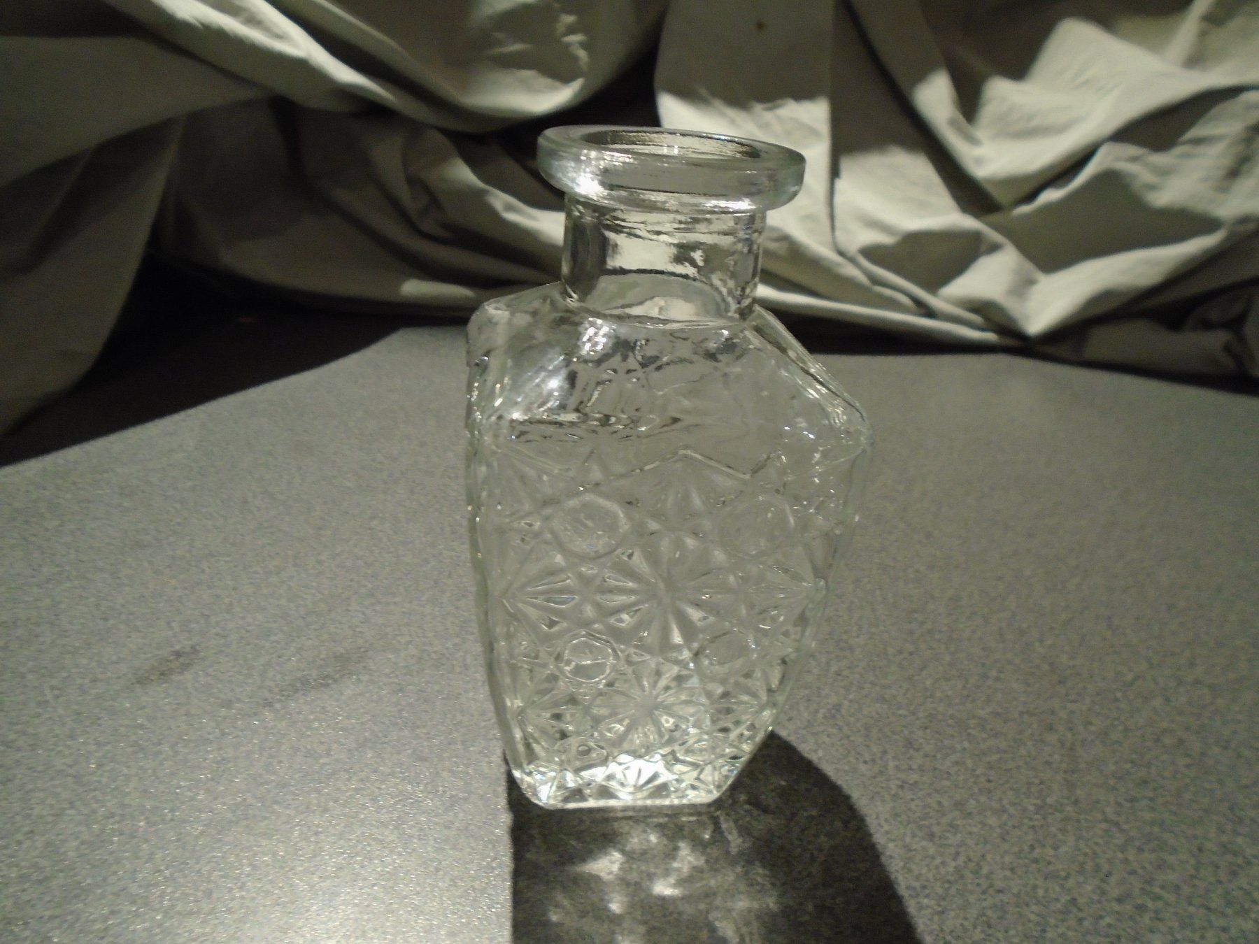 Vase & Récipients: Vase, Glas, eckig, verziert – D'occasion à Zürich par abraxas1291