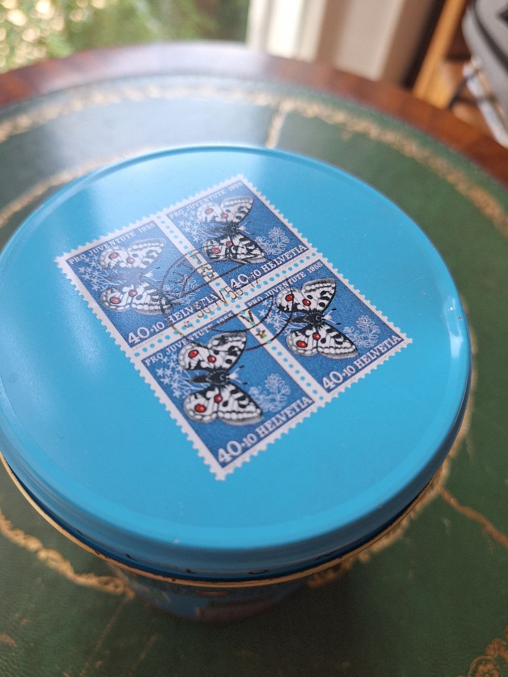 Alle Briefmarken: Blechdose mit Briefmarkenmotiven – Gebraucht aus zumikon von lotegrandote 3