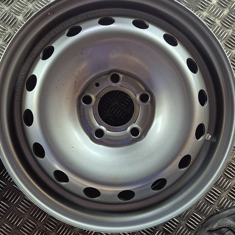 Pneumatici & Ruote complete: Renault Traffic Stahlfelge – Usato da Münchwilen TG venduto da Gearbox69