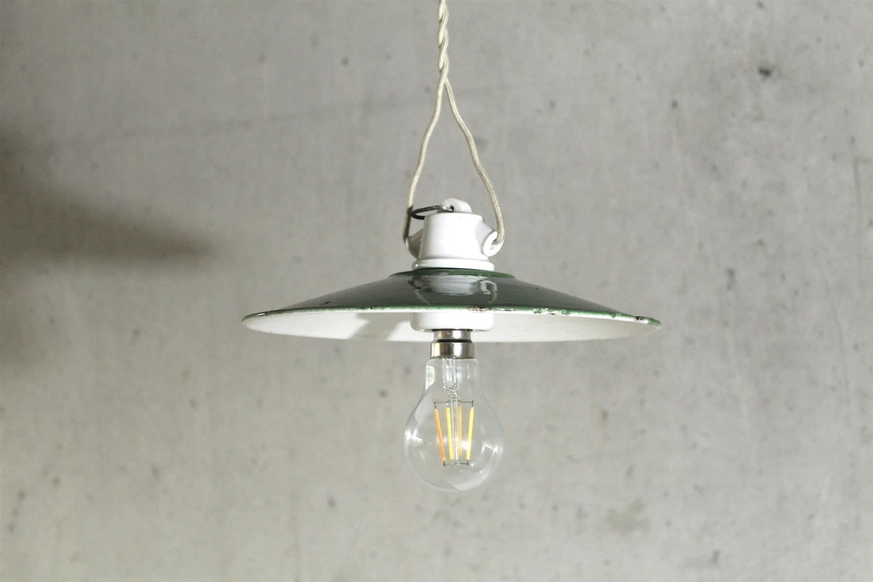Kronleuchter & Deckenlampen: INDUSTRIEDESIGN - JUGENDSTIL - Lampe, Emaille, um 1910 – Gebraucht aus Bern von kultiges 3