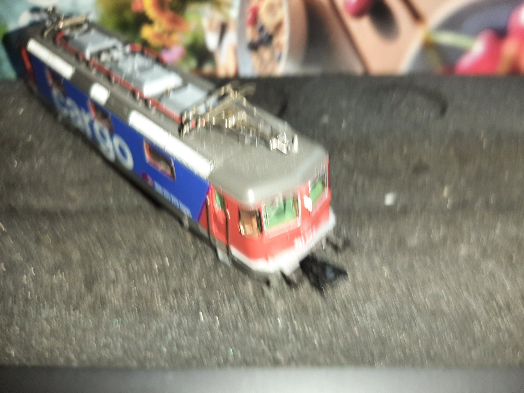 Trix Modelleisenbahnen: TRIX CFF Re 421 374-0 – Gebraucht aus Avully von RIVALIS 4