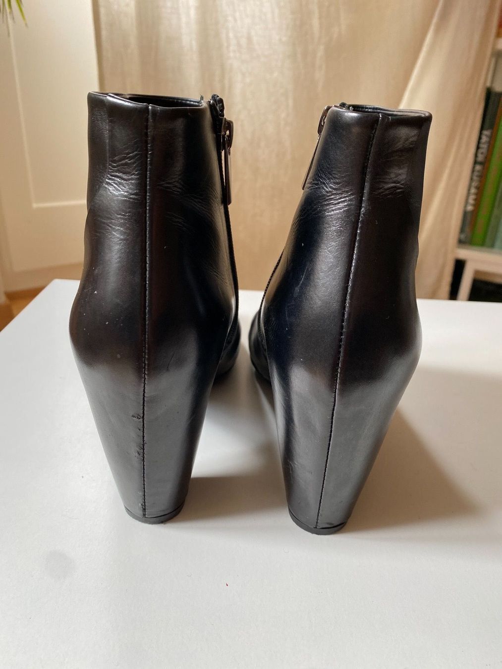 Scarpe da donna: Calf leather bootie black size 40 – Usato da Zürich venduto da FEC75 4