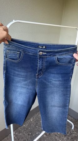Sehr schöne, kurze Hose