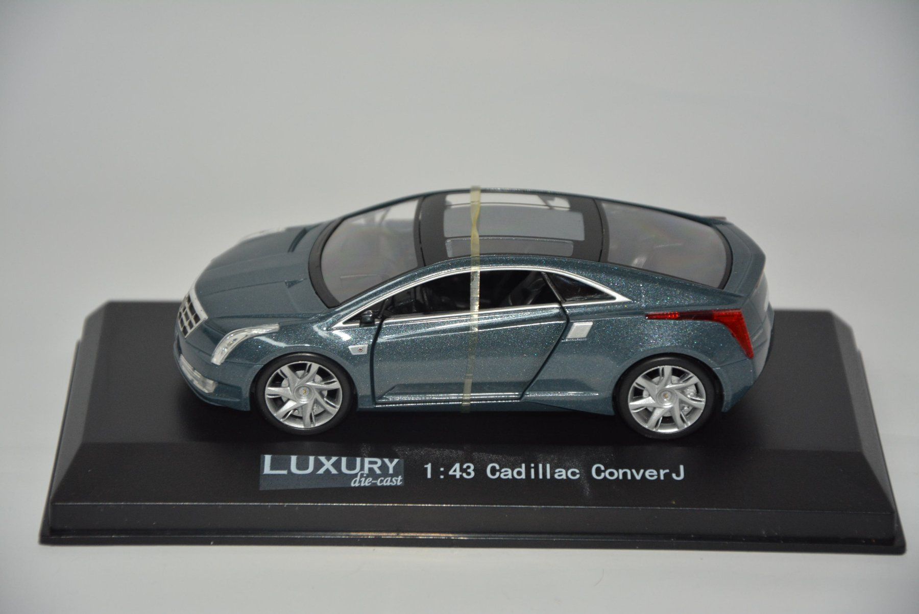 Modellautos: Cadillac Conver J Concept , Luxury , 1:43 – Neu und originalverpackt aus Goldach von Feivel9 1