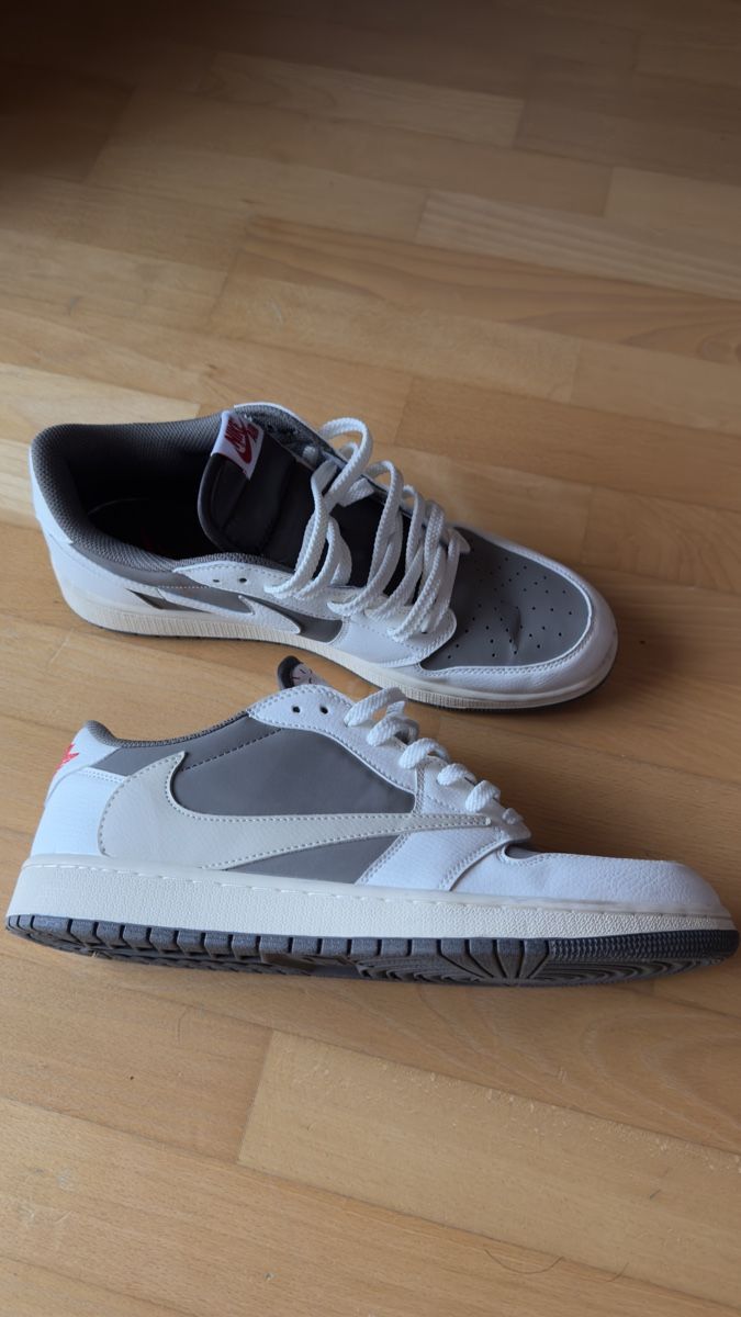 Jordan Scarpe da uomo: Jordan 1 low travis – Nuovo (secondo la descrizione) da Muraz (Collombey) venduto da bre_fm76