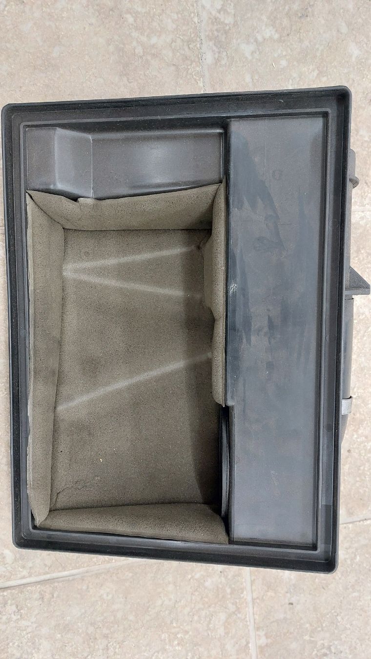 Volvo Tutti pezzi di ricambio auto: Luftfiltergehäusedeckel Volvo 700 900 Turbo – Usato da Niederlenz venduto da SciroccoUrquattro 2