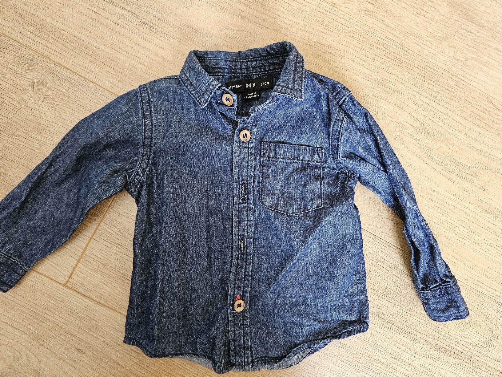 Camicie, T-shirt & Polo: Baby Hemd 2 Stk. Gr.68 – Usato da Wallenwil venduto da Alain2010