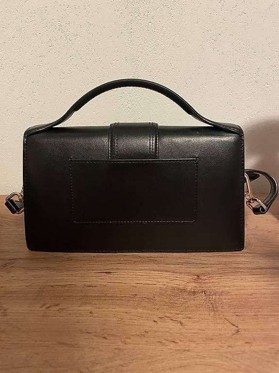 Jacquemus Borse da donna: Jacquemus Tasche schwarz gebraucht – Usato da Niederurnen venduto da sabakx 3