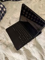 Apple iPad 9. Gen 64 GB Wi-Fi + Tastatur/Trackpad-Hül