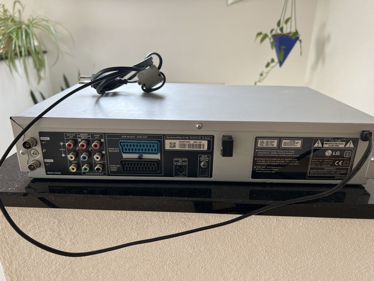 LG Registratori: LG V8806DVX DVD/VHS-Videorecorder – Usato da Schongau venduto da Retro_Shop 5