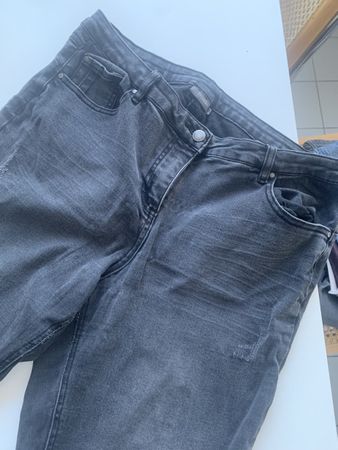 Graue Jeans mit Blumenmuster, Damen Hose, Grösse 46