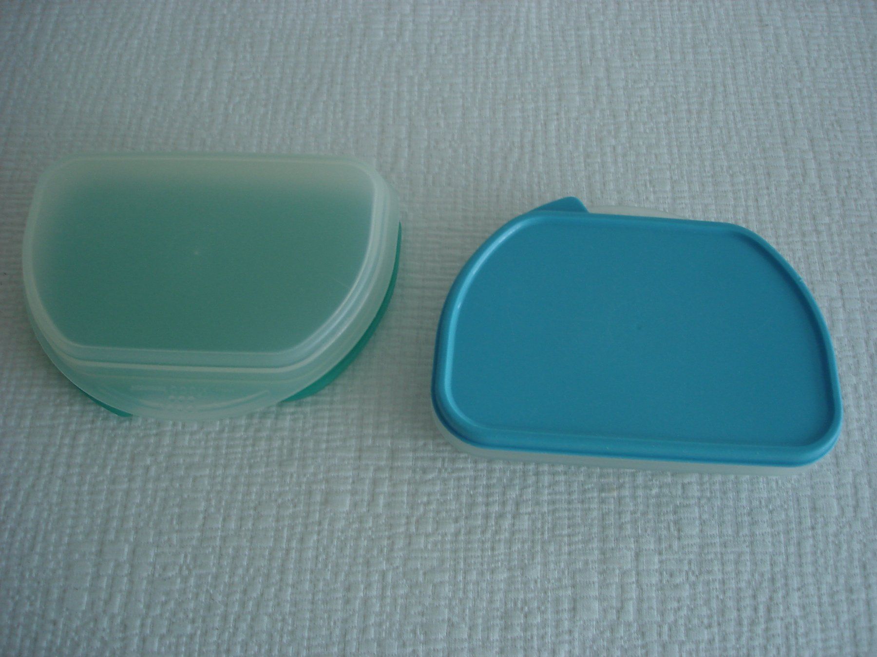 Tupperware Contenitori & Simili: 3 Tupperware Behälter: 2 x Lunchbox & 1 x runde Behälter – Usato da Regensdorf venduto da anna059 3
