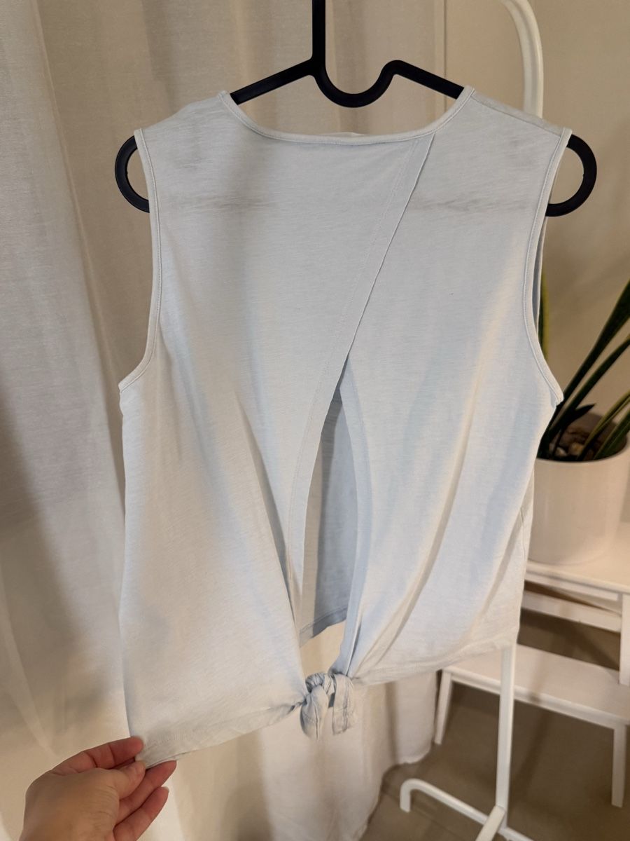 Blouses, T-shirts & Tops: Luftige Zara und Mango oberteile gr 164  – D'occasion à Zürich par Denise-8050 2