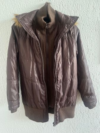 Braune Winterjacke mit Kapuze, guter Zustand, Grösse M
