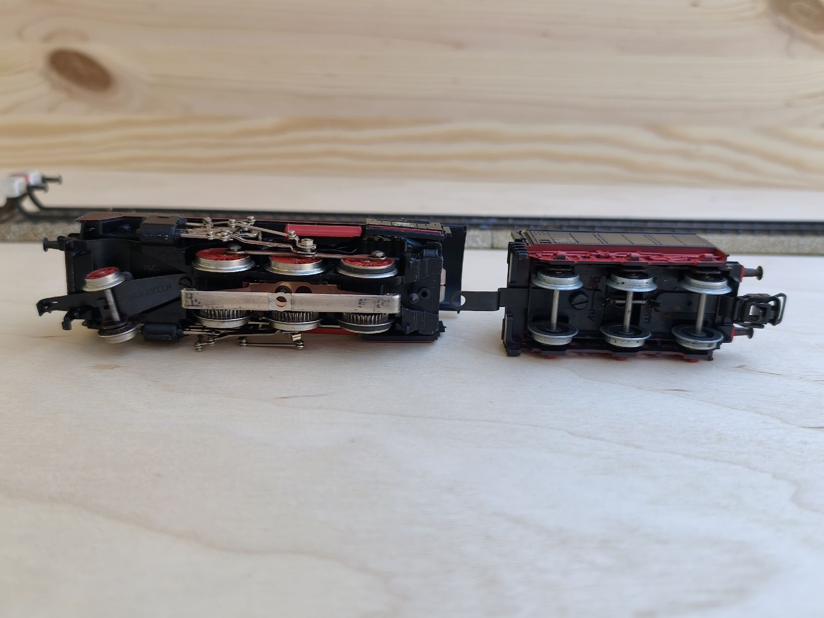 Märklin Modelleisenbahnen: Märklin 3003 Dampflokomotive mit Tender – Gebraucht aus Augst BL von Schubrahim 6