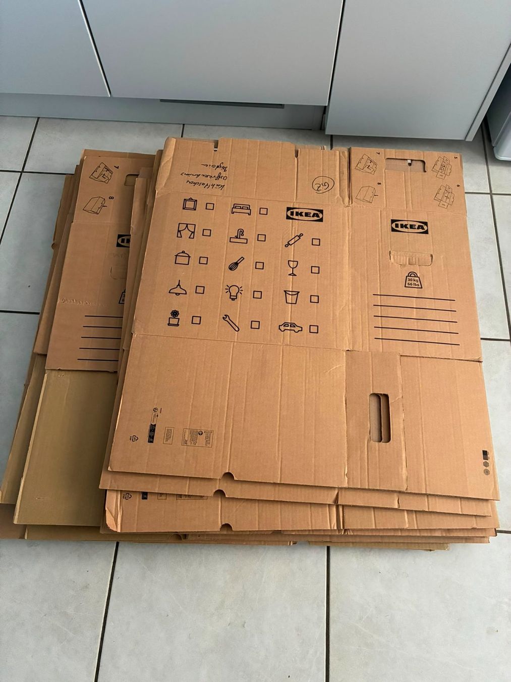 Ikea Cartoni: Umzugskartons von Ikea – Usato da Fahrwangen venduto da Agnar