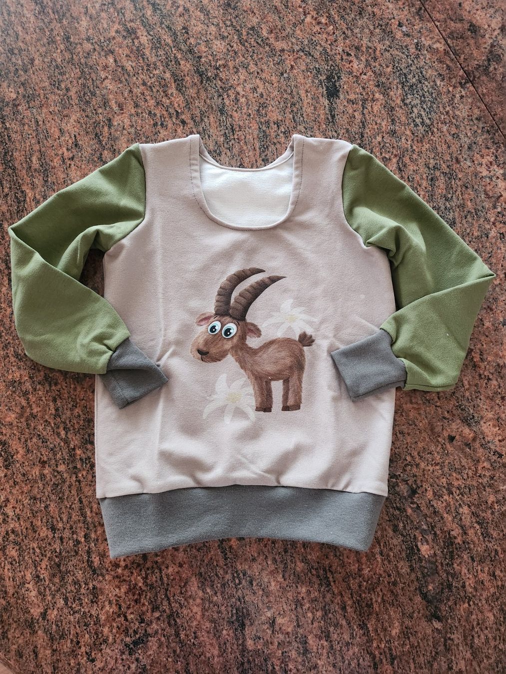 Maglioni & Felpe: French Terry Pullover mit Steinbockmotiv Gr. 80, Handemade – Nuovo (secondo la descrizione) da Othmarsingen venduto da pao_2xld