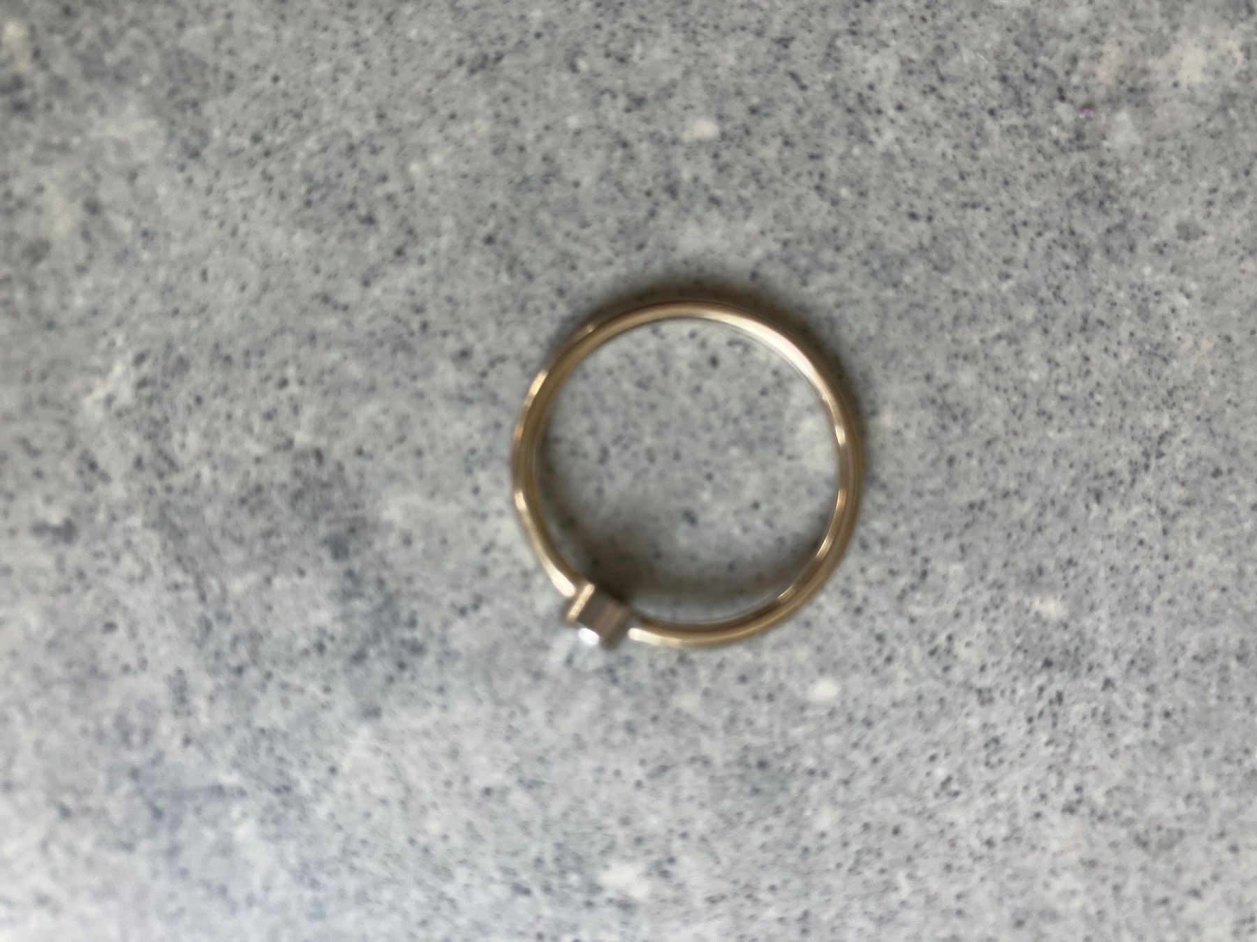 Bagues: Ring Weissgold mit Stein – D'occasion à Nussbaumen AG par Graefin1964 2