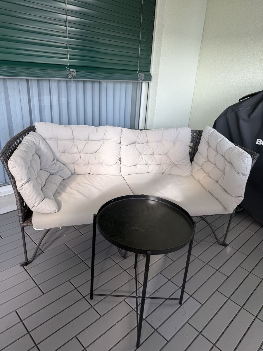 Sofas: Lounge mit Tischlein – D'occasion à Urtenen-Schönbühl par alisha_553