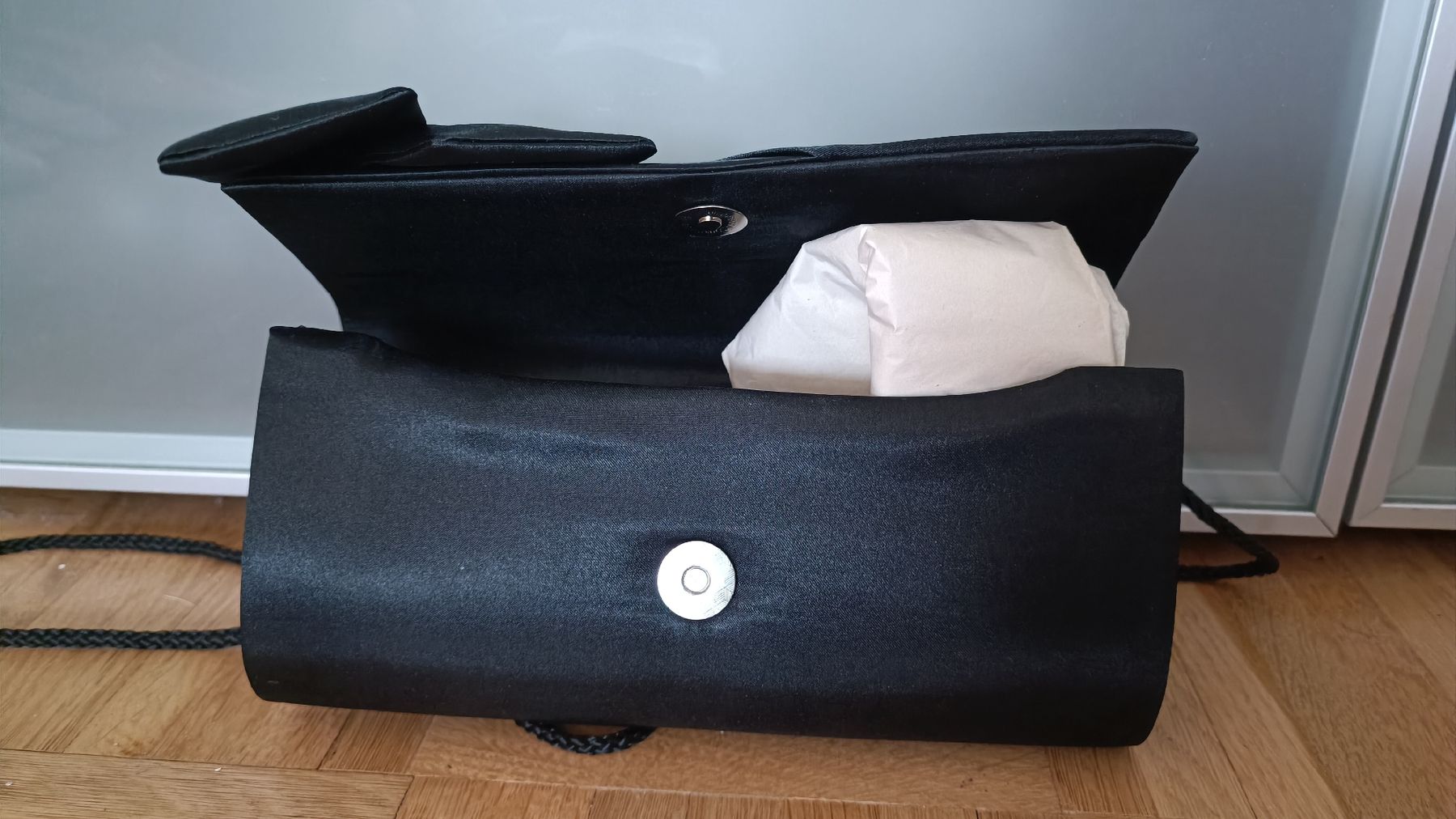 Borse da donna: Elegante Abendtasche / Clutch mit Schleife – Usato da Baden venduto da zuppel 2