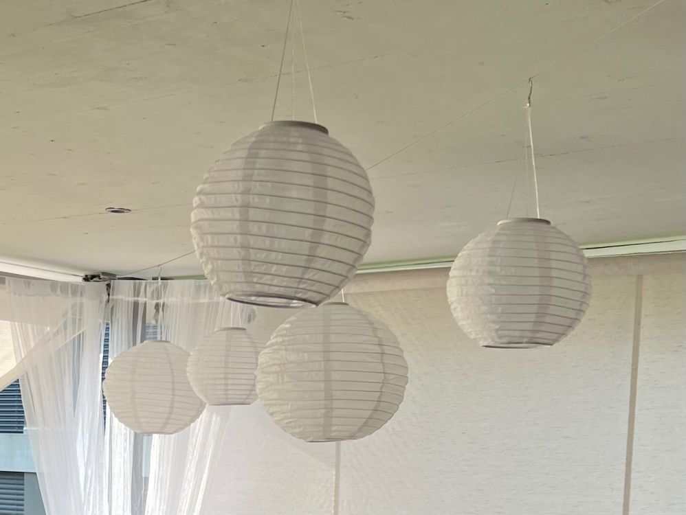 PartyKindom Solar Warnleuchte Mit Blitzfunktion - Kabellose Baustellenleuchte Für Außenbereich