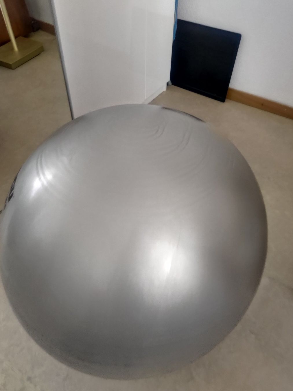 Sgabelli: Togu Sitzball 65cm Durchmesser silbergrau – Usato da Zürich venduto da simonegzrh 1