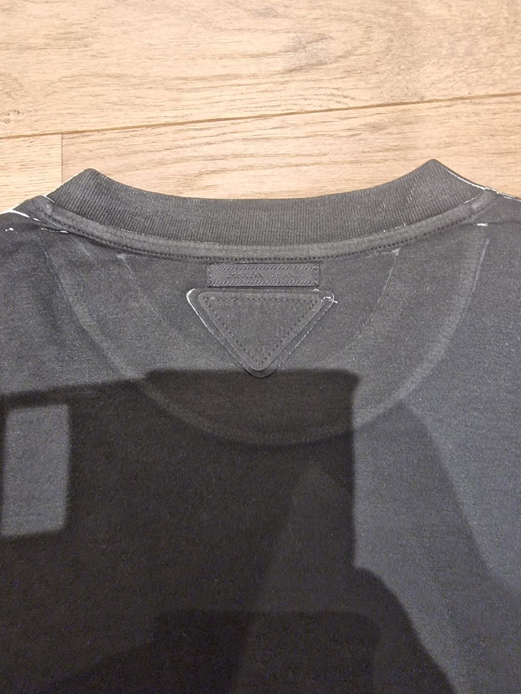 Prada T-shirt: Prada Herren T-Shirt Grösse S-M – Usato da Allenwinden venduto da Babo2 3