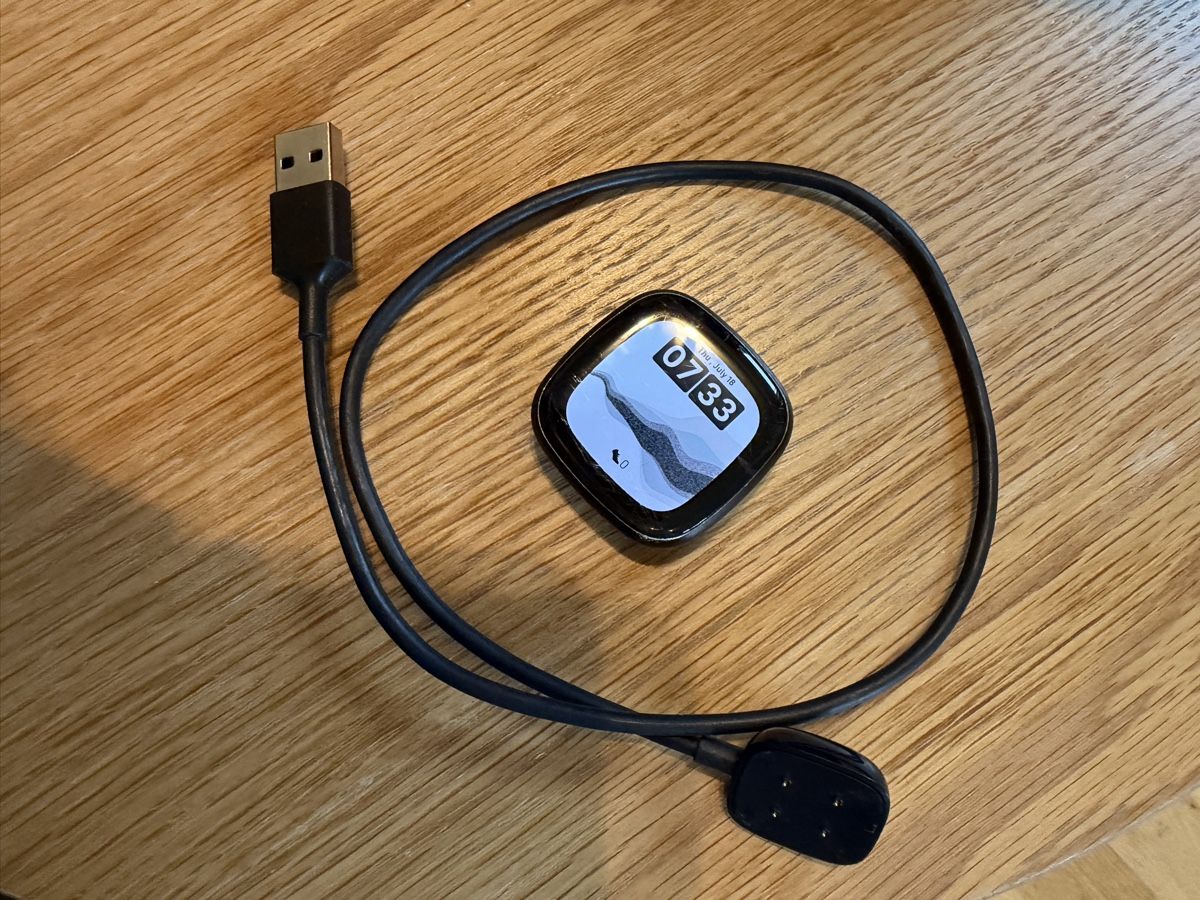 Fitbit Smartwatch: Fitbit Versa 3 – D'occasion à Baden par lid_csg6