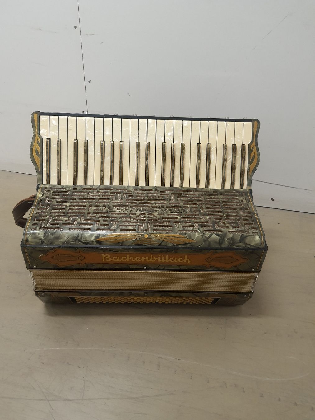 Strumenti musicali: accordéon Bachenbulach à piano  – Usato da Pont-de-la-Morge venduto da Mirabelle0 2