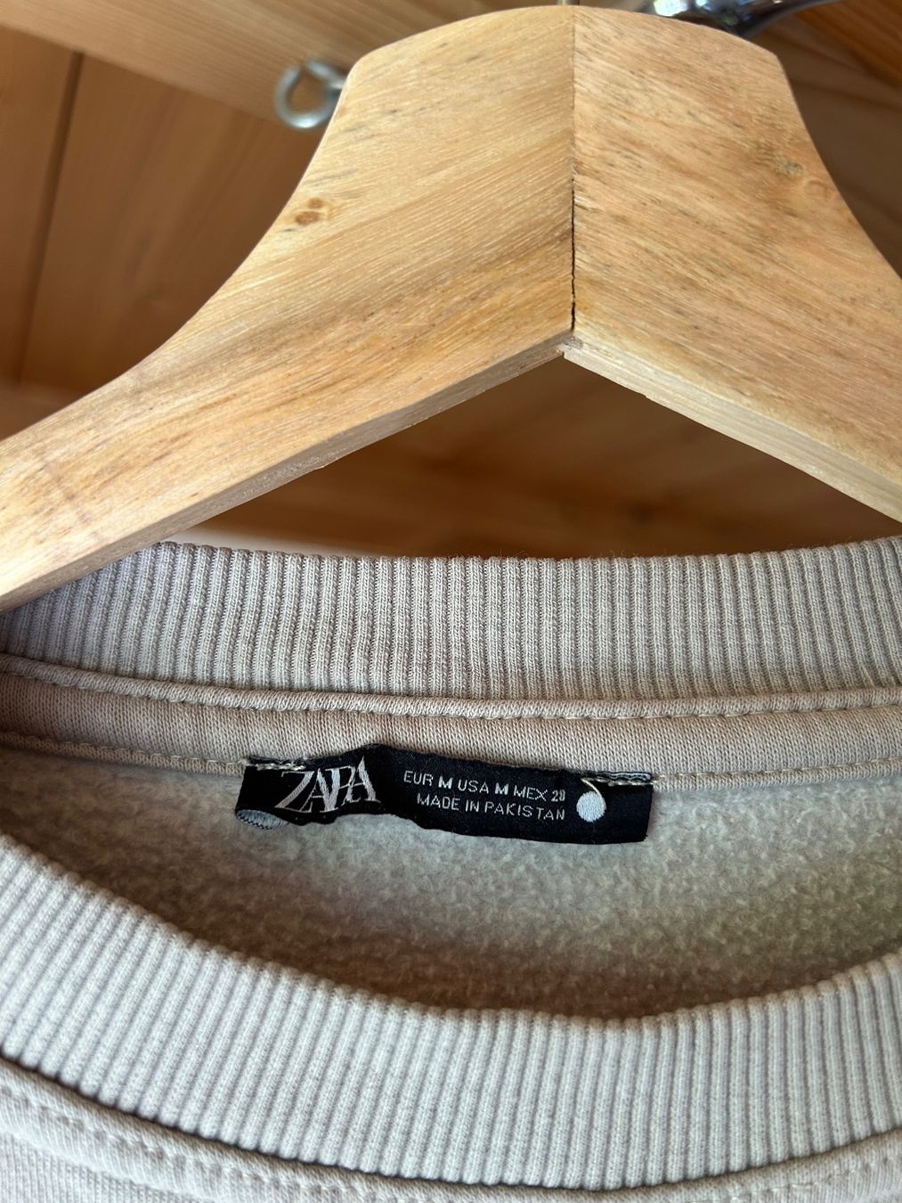 Zara Pullover & Sweatshirts: Zara Basic Beige Baumwollpullover, guter Zustand, Grösse M – Gebraucht aus Erlen von nin_b8c6 2