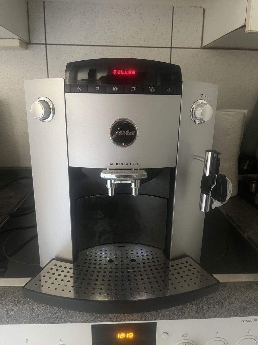 Jura Kaffeemaschinen & Espressomaschinen: Jura Kaffeemaschine – Gebraucht aus Wetzikon ZH von Karin01.02. 1