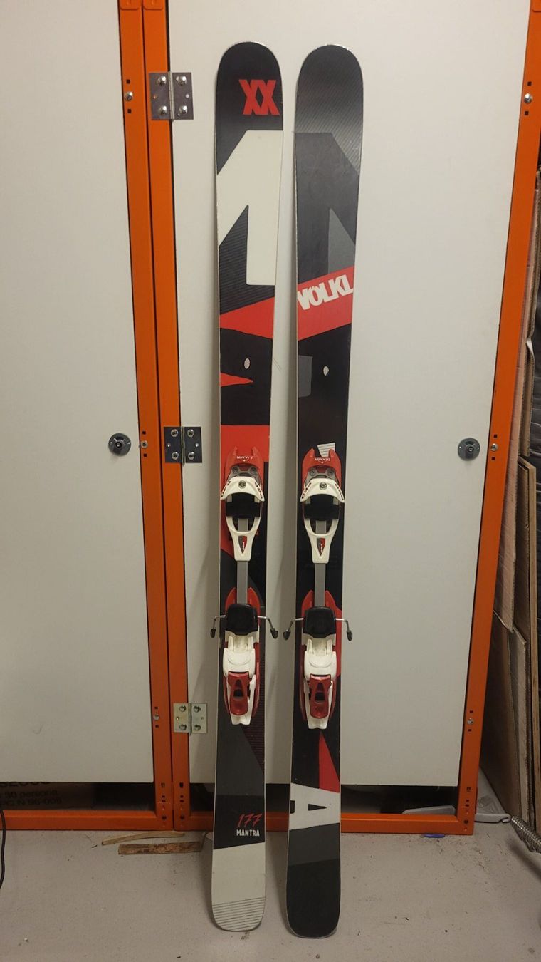 Sci: Völkl Mantra Freeride ski – Usato da Romanshorn venduto da smi_vm7g