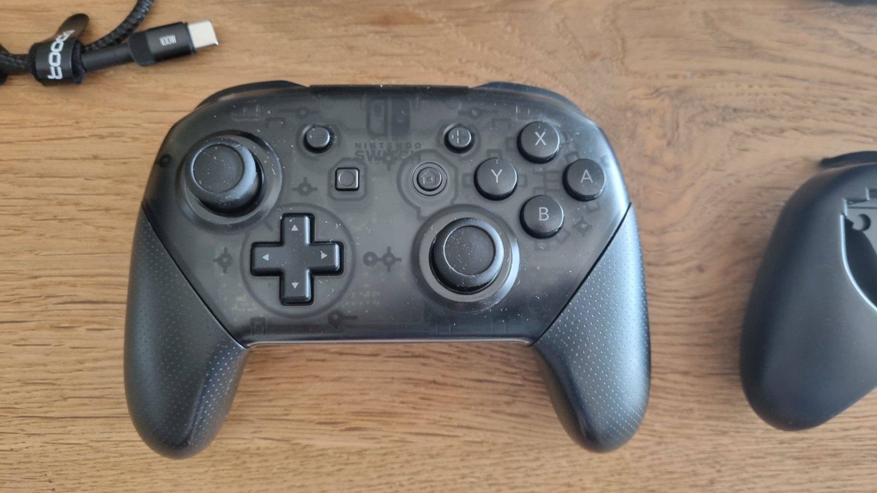 Nintendo Controller: Nintendo Switch Pro Controller Ladestation und Zubehöre – Usato da Birsfelden venduto da val_d9c2 2