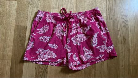 Shorts mit Paisley Muster Grösse 38