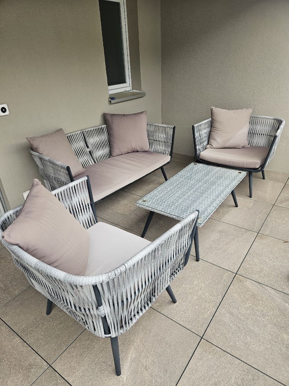 Set di tavolo e panche: Garten-/ Balkonloungeset 4-teilig – Usato da Winterthur venduto da Dodonochisaii