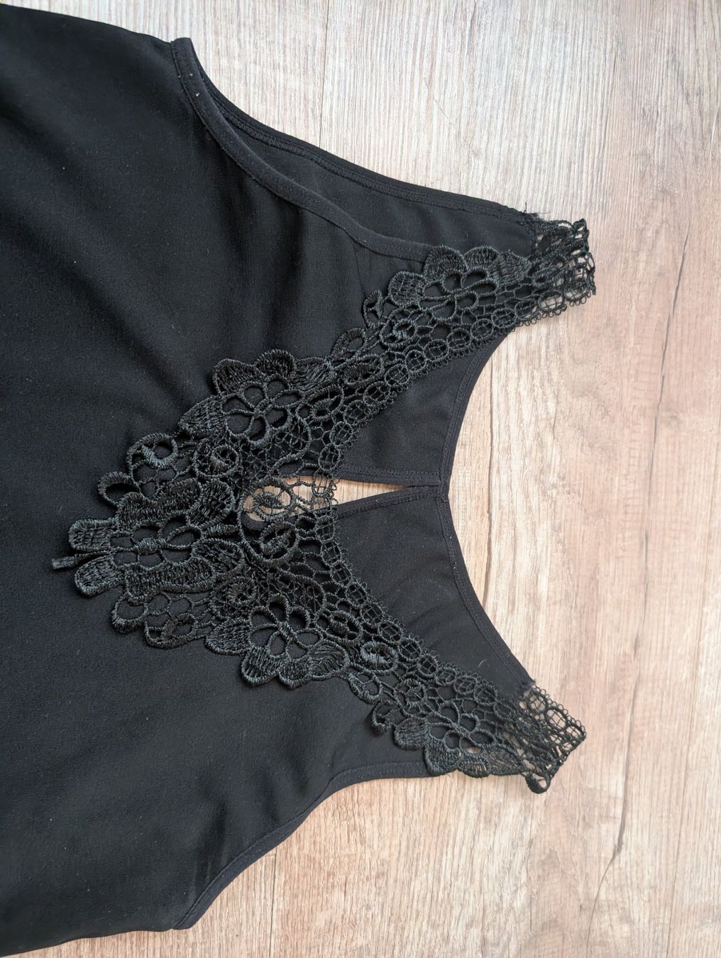 Tops: black top S – Gebraucht aus Zermatt von msz_nb9h 1