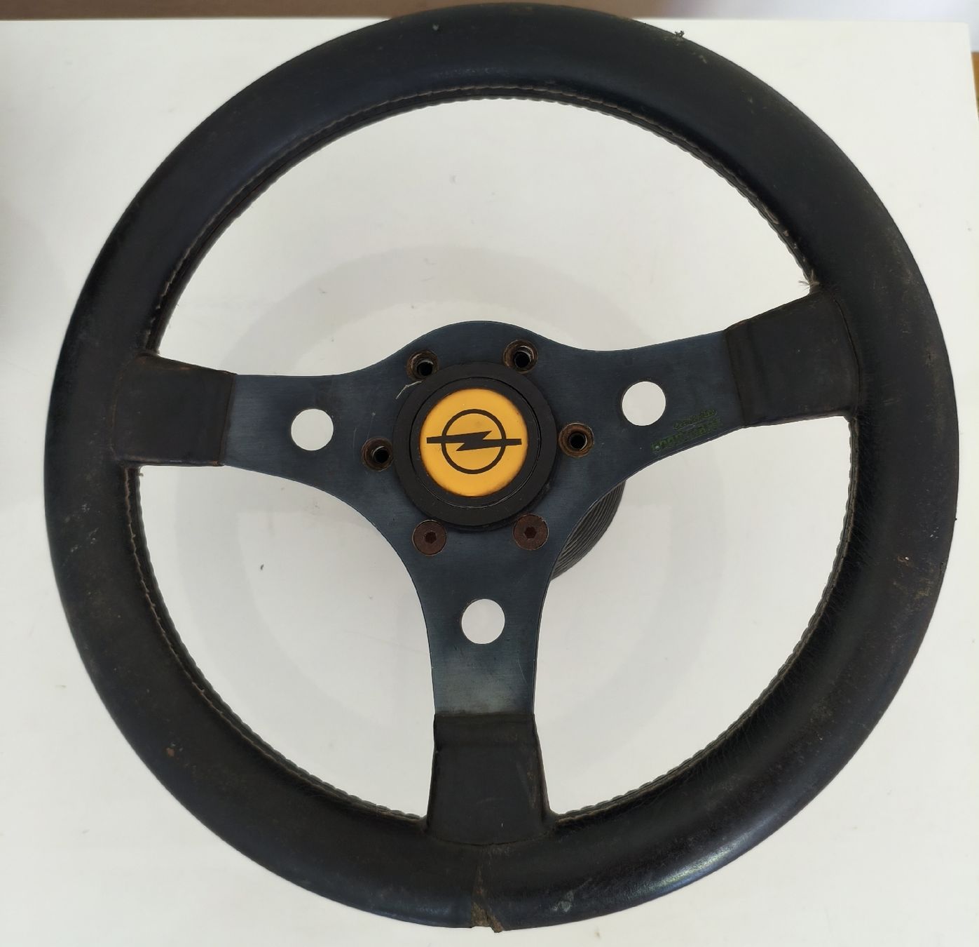 Tutti pezzi di ricambio auto: Sportlenkrad mit Nabe  – Usato da Stans venduto da thomin8989
