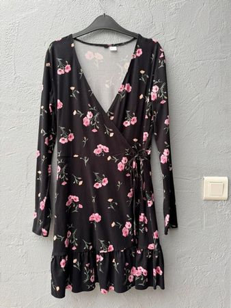 H&M Black Floral dress Size L