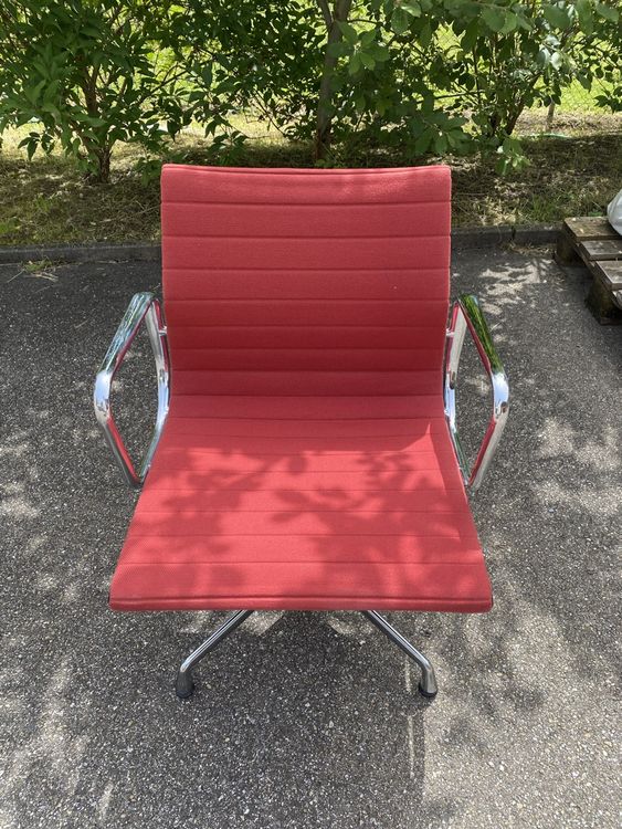 VITRA EA107 - in Rot 7