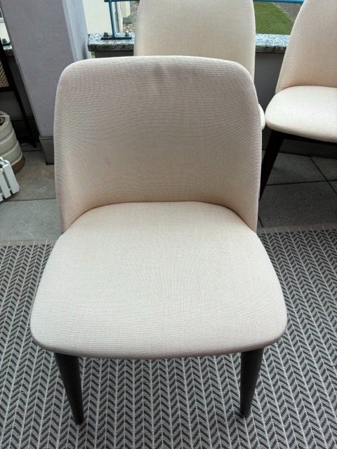 Sedie: Esszimmerstühle 4er Set hellbeige dunkelbraune Beine – Usato da Sarnen venduto da humag 1