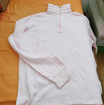 Pulli. Gr. 40