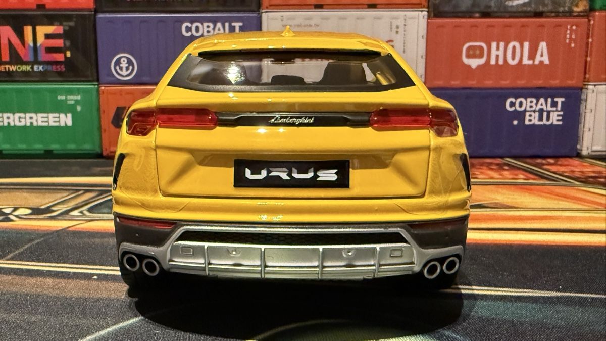 Lamborghini Modellautos: Lamborghini Urus 1:18 – Gebraucht aus Basel von Zomeg 4