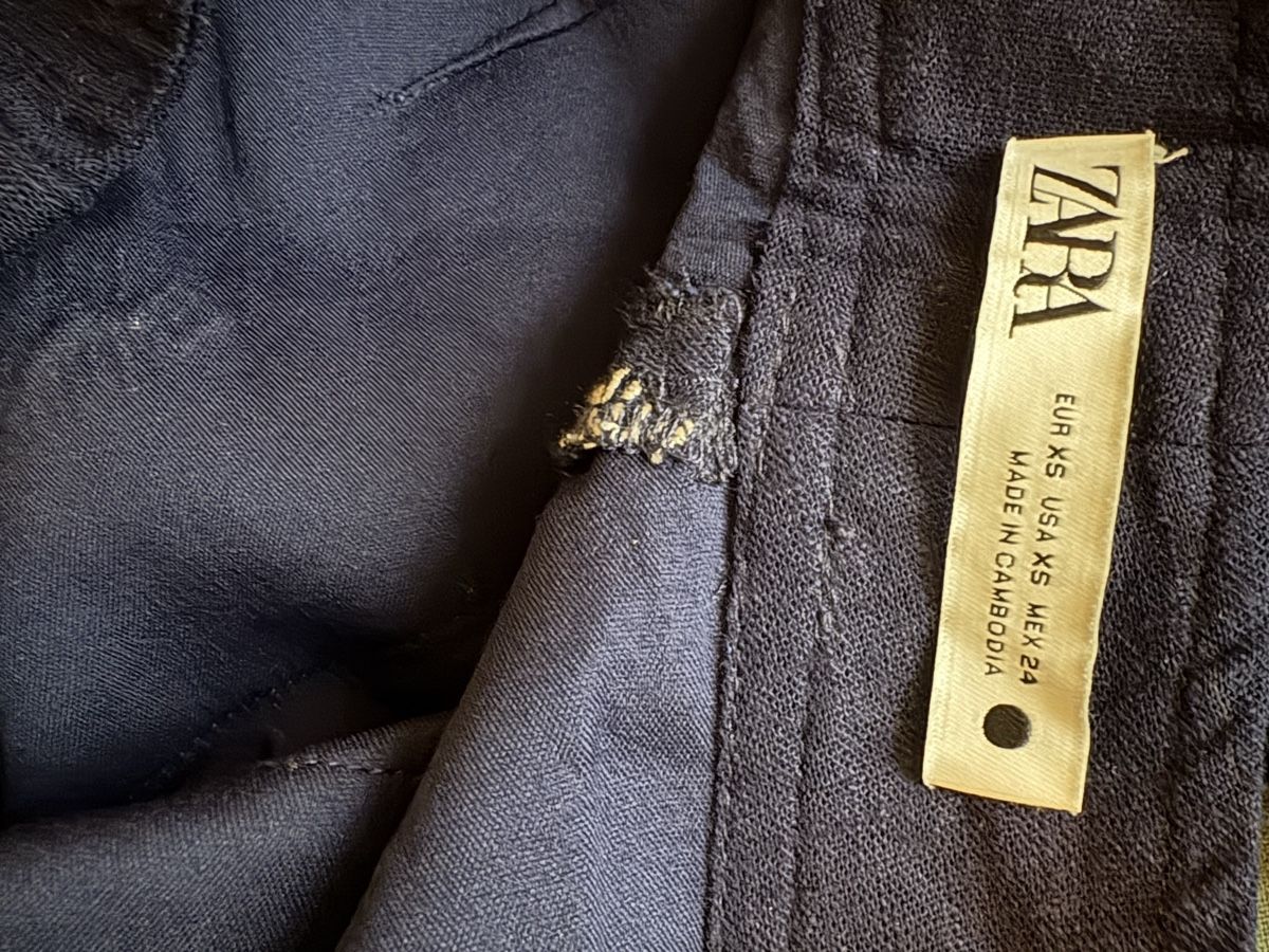 Zara Pantaloni: Pantalon bleu à motifs  – Nuovo (secondo la descrizione) da Genève venduto da Bouux 1