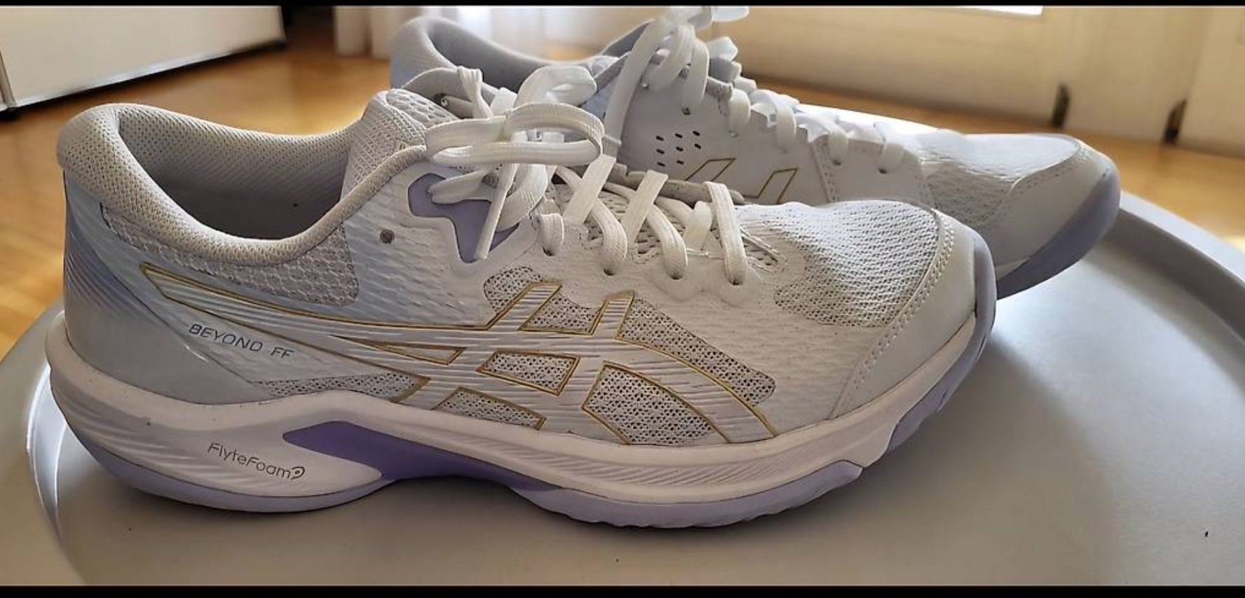Asics Scarpe da donna: Volleyball Schuhe 40.5 – Nuovo (secondo la descrizione) da Seuzach venduto da SimiHutti