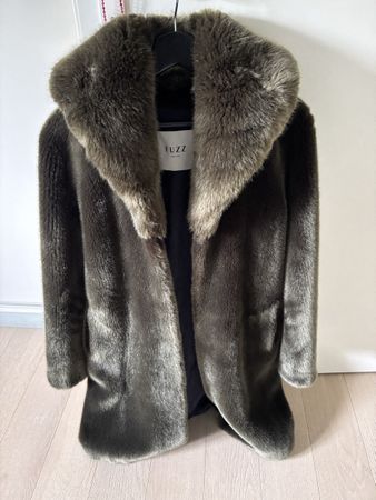 FUZZ kaki beau manteau fausse fourrure