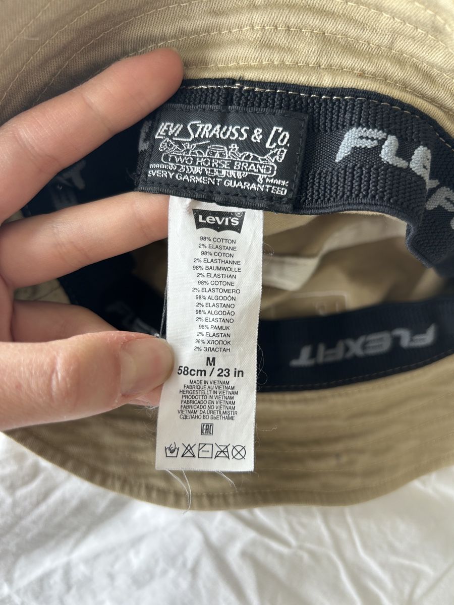 Levi's Copricapi, berretti & cappellini: Levi’s bucket hat – Nuovo (secondo la descrizione) da Horgen venduto da mar_9yv7 3