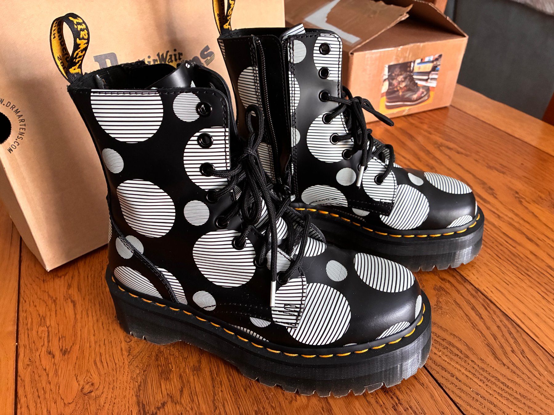 Dr. Martens Scarpe da donna: Chaussures Dr Martens Jadon Black+White Taille 38 – Usato da Vevey venduto da zecollector