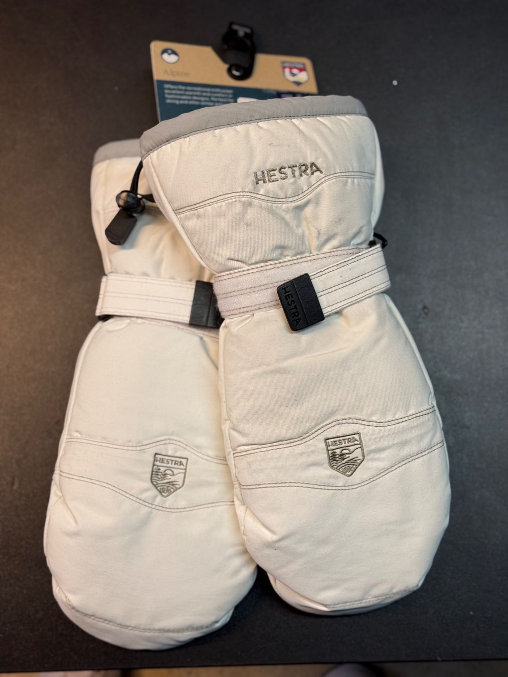Hestra Guanti & manicotti: Hestra Cosy mitt in Grösse 8 – Nuovo e nell'imballaggio originale da Thusis venduto da Strimer0